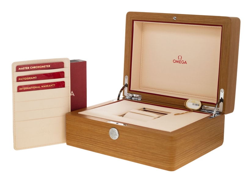 Omega Planet Ocean 215.30.44.21.04.001